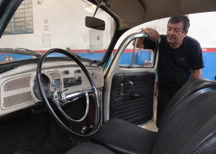 volante de carro antigo com folga em avaliação