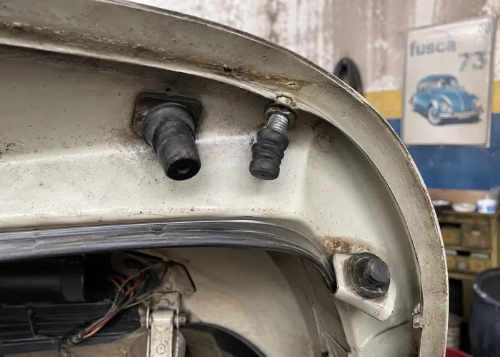 borracha de apoio da tampa traseira de carro antigo